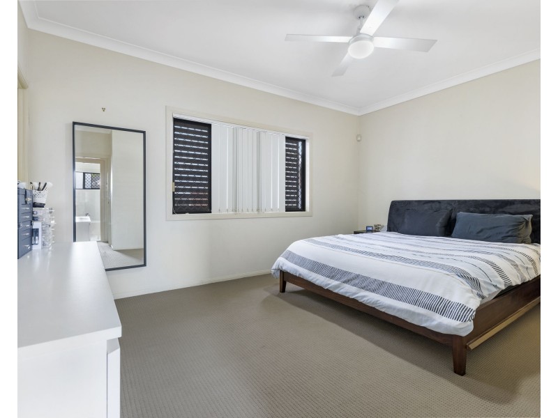 2/19 Daniells Street, Carina QLD 4152