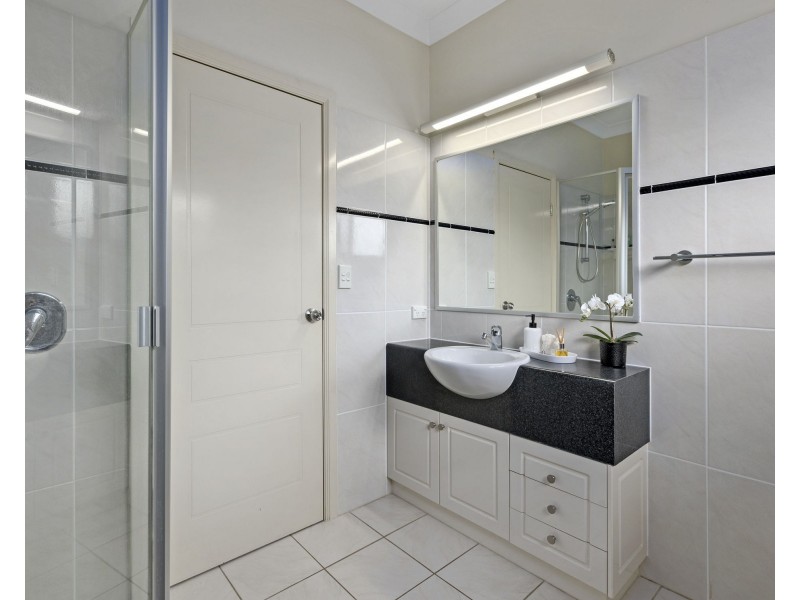 2/19 Daniells Street, Carina QLD 4152