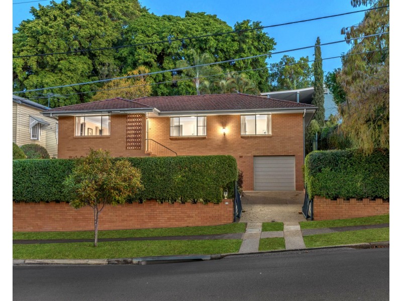 3 Hipwood Avenue, Coorparoo QLD 4151