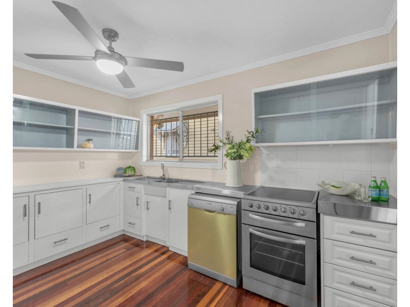 3 Hipwood Avenue, Coorparoo QLD 4151