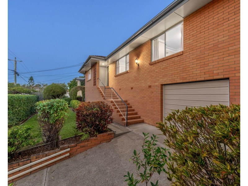 3 Hipwood Avenue, Coorparoo QLD 4151