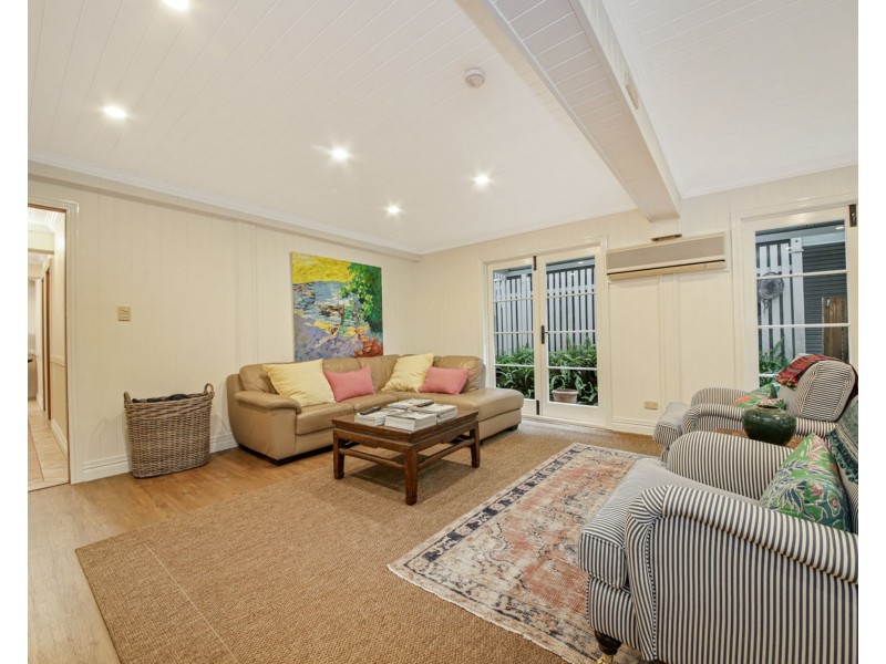 50 St Leonards Street, Coorparoo QLD 4151