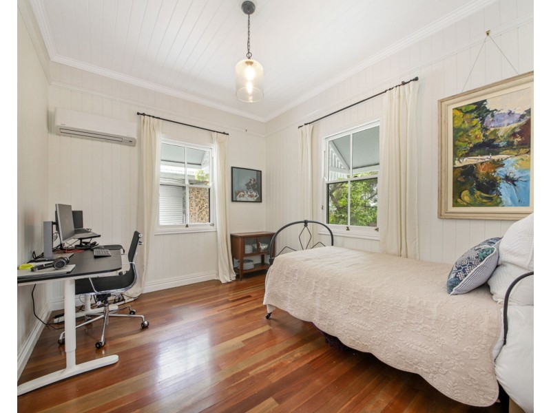 50 St Leonards Street, Coorparoo QLD 4151