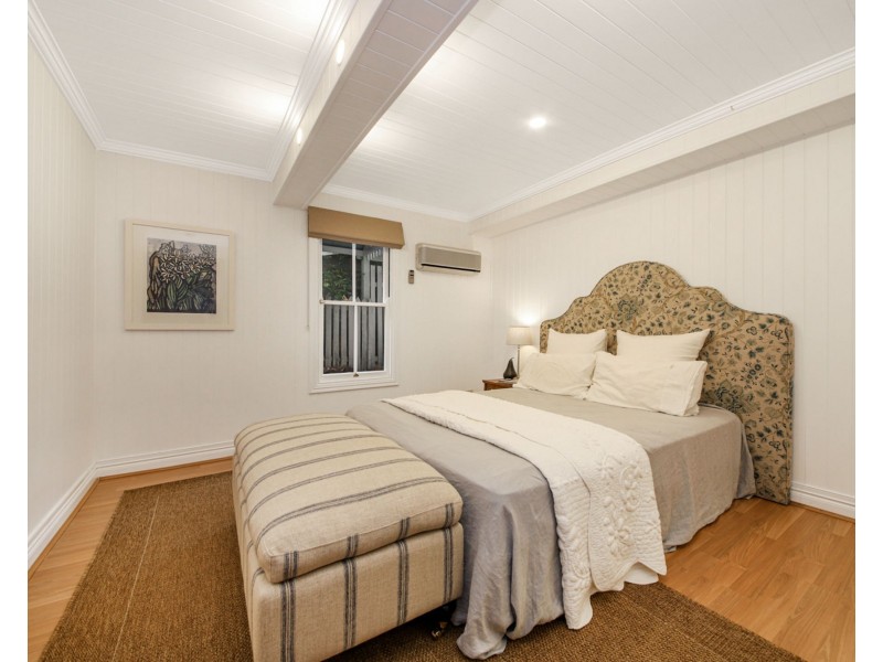 50 St Leonards Street, Coorparoo QLD 4151
