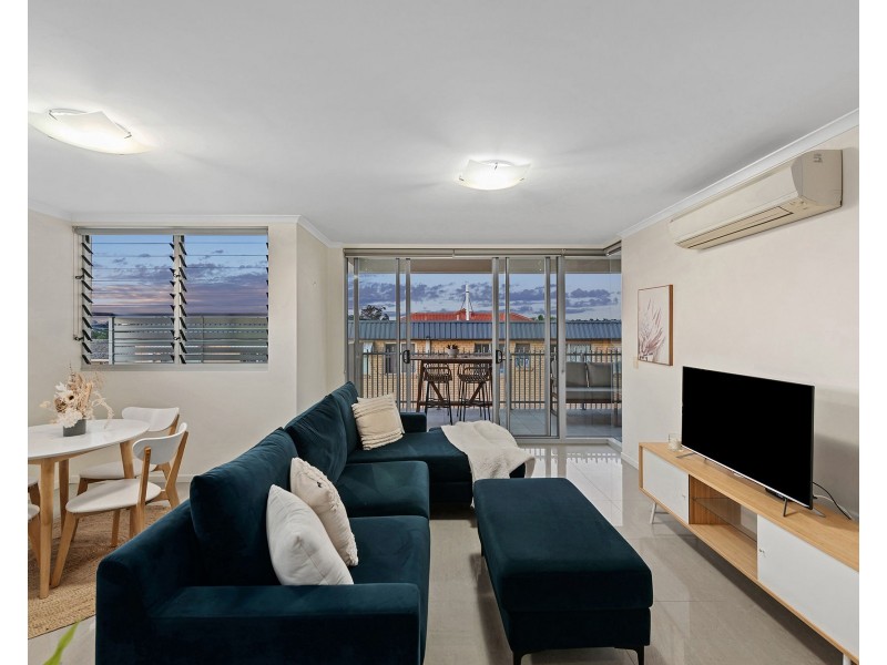 17/36 Kitchener Street, Coorparoo QLD 4151