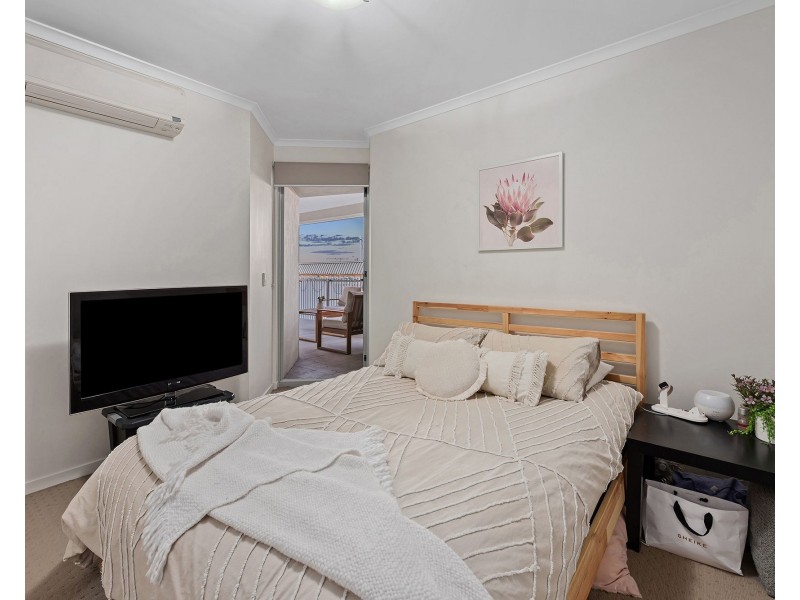 17/36 Kitchener Street, Coorparoo QLD 4151