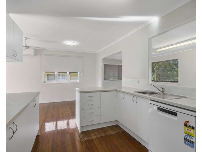 39 Pareena Crescent, Mansfield QLD 4122