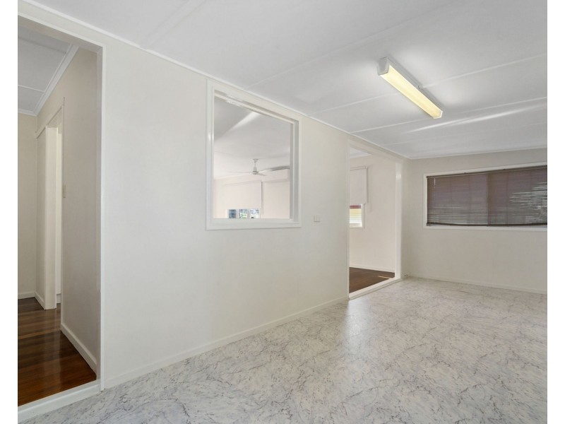 39 Pareena Crescent, Mansfield QLD 4122