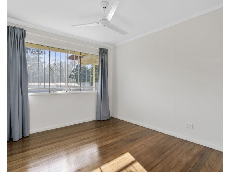 39 Pareena Crescent, Mansfield QLD 4122
