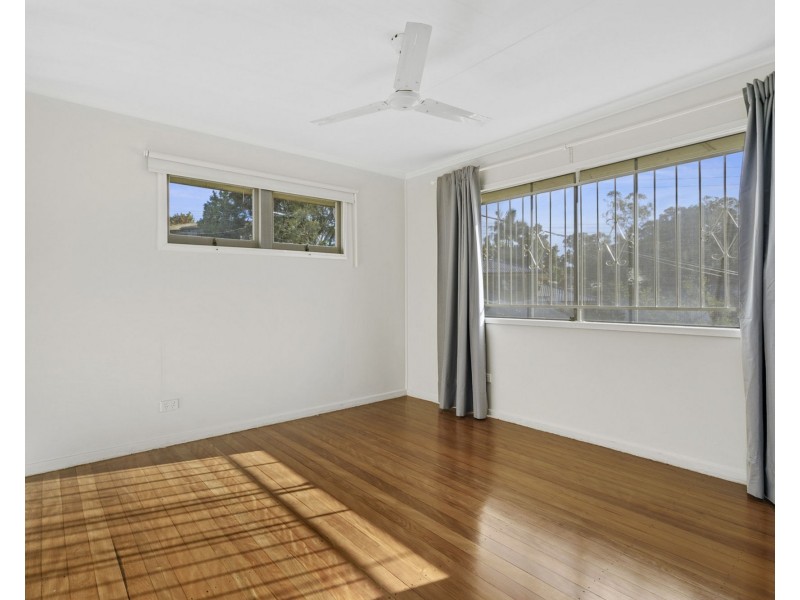 39 Pareena Crescent, Mansfield QLD 4122