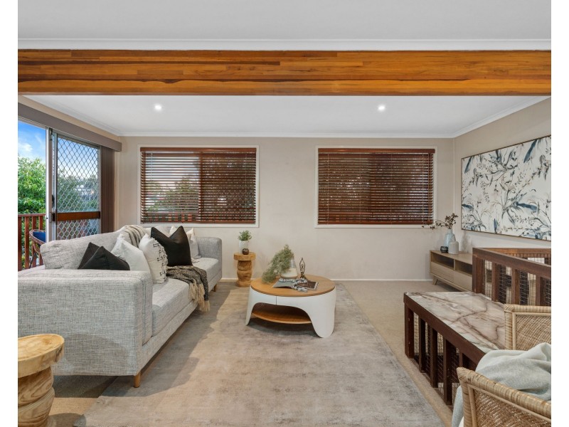 60 Pareena Crescent, Mansfield QLD 4122