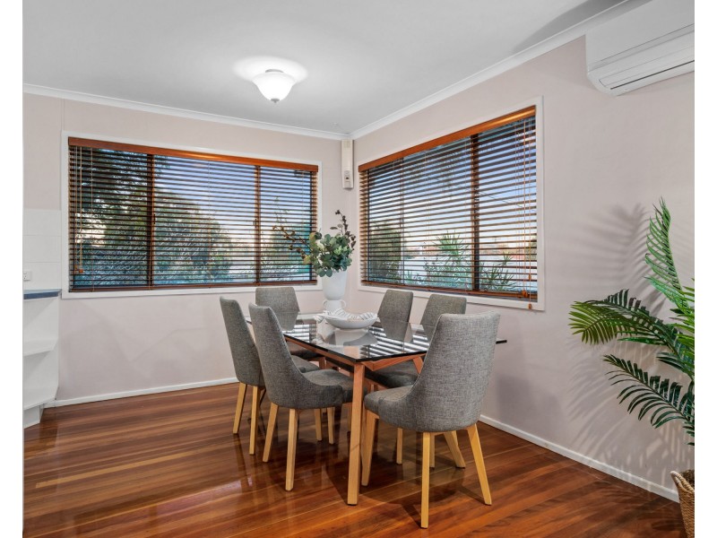 60 Pareena Crescent, Mansfield QLD 4122