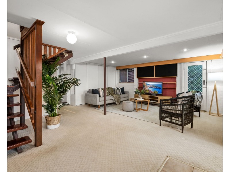 60 Pareena Crescent, Mansfield QLD 4122