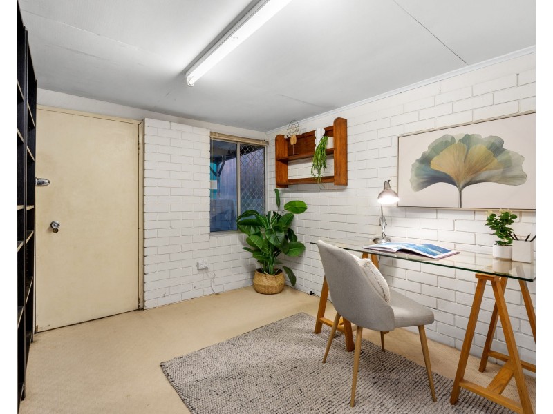 60 Pareena Crescent, Mansfield QLD 4122