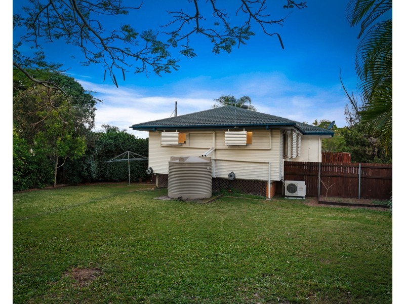 60 Pareena Crescent, Mansfield QLD 4122