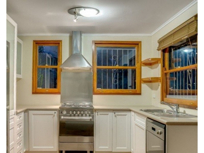 11 WINSHIP ST, Red Hill QLD 4059