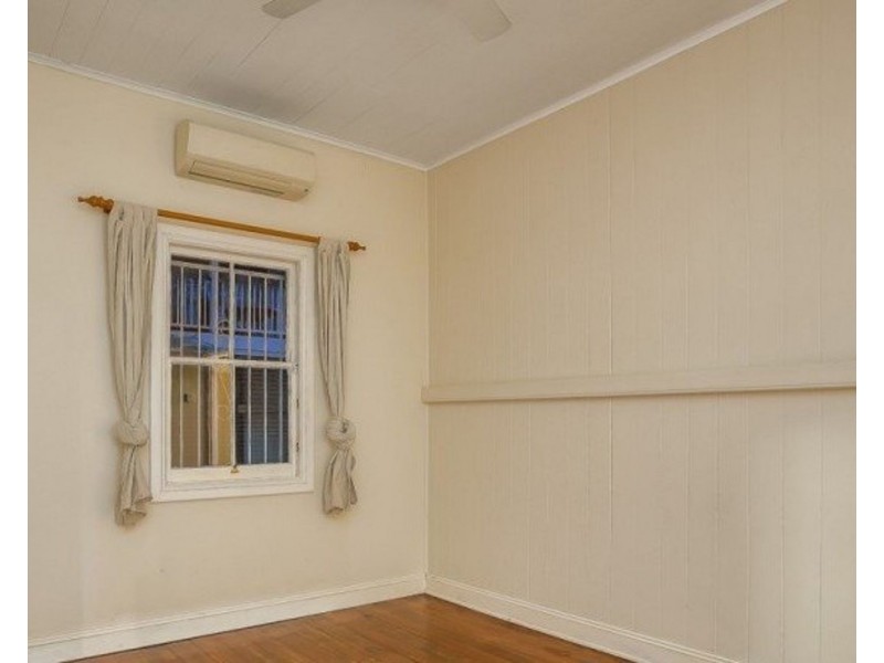 11 WINSHIP ST, Red Hill QLD 4059