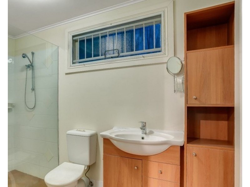 11 WINSHIP ST, Red Hill QLD 4059