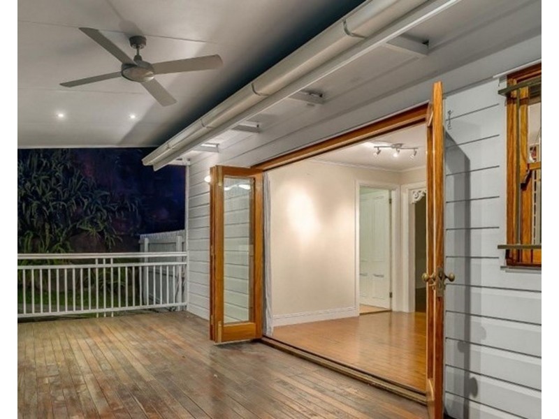 11 WINSHIP ST, Red Hill QLD 4059