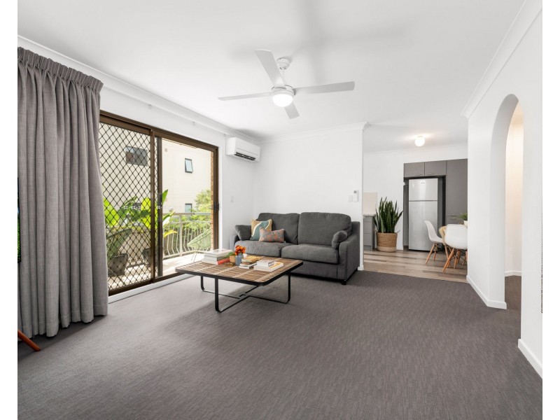 2/50 Knowsley St, Greenslopes QLD 4120