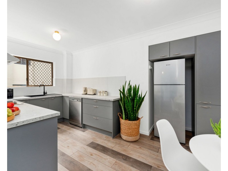 2/50 Knowsley St, Greenslopes QLD 4120