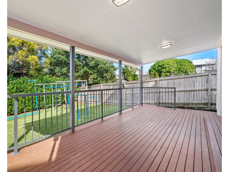 11 Wellstead Avenue, Coorparoo QLD 4151