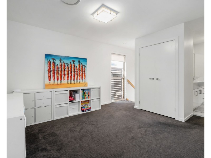 11 Wellstead Avenue, Coorparoo QLD 4151