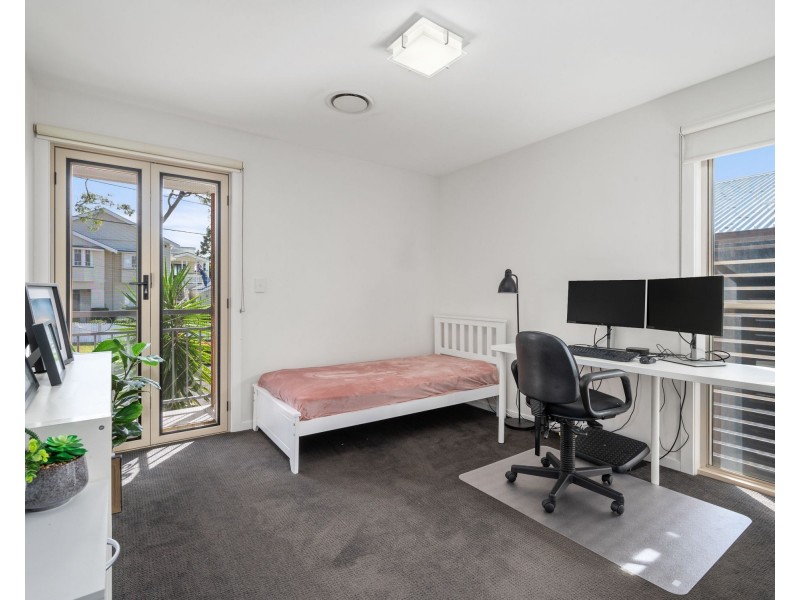 11 Wellstead Avenue, Coorparoo QLD 4151