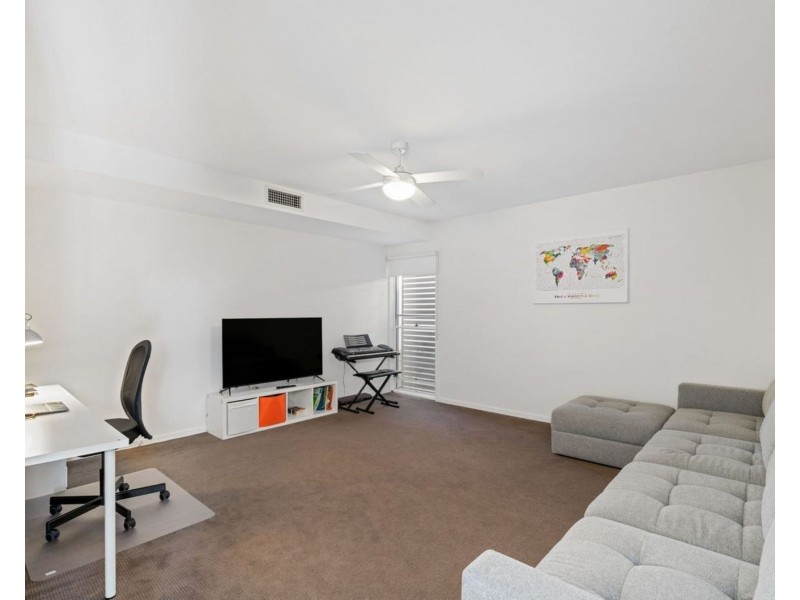 11 Wellstead Avenue, Coorparoo QLD 4151