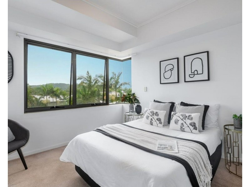 1205/16 Surbriton Court, Carindale QLD 4152