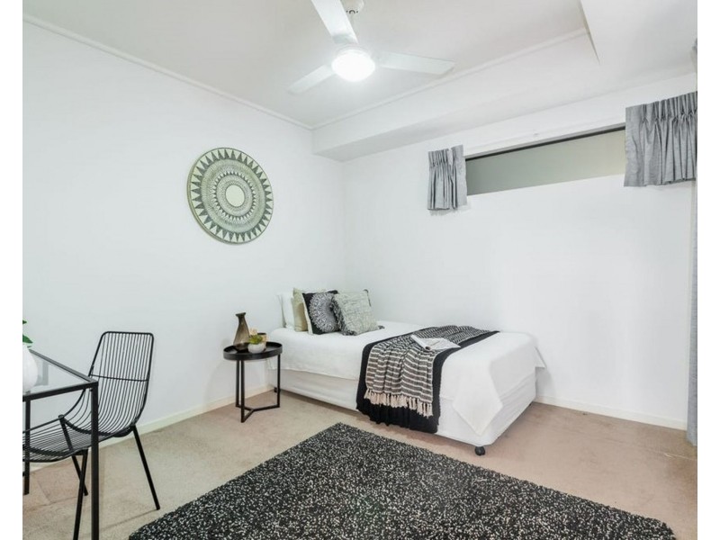 1205/16 Surbriton Court, Carindale QLD 4152