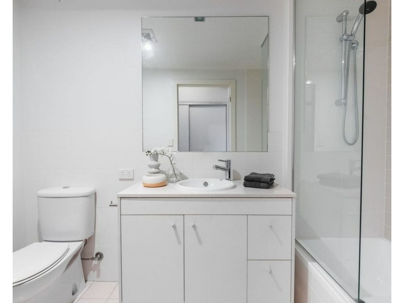 1205/16 Surbriton Court, Carindale QLD 4152