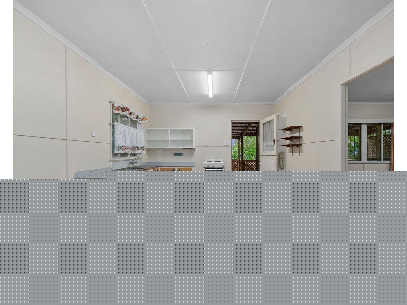 2 Breslin Street, Carina QLD 4152