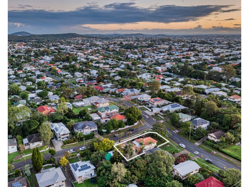 2 Breslin Street, Carina QLD 4152