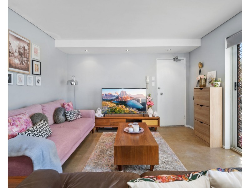 2/131 Riding Road, Hawthorne QLD 4171