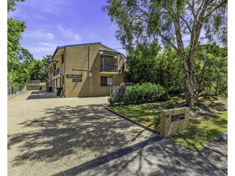 1/90 Plimsoll Street, Greenslopes QLD 4120