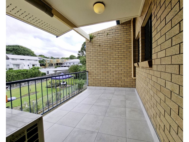 1/90 Plimsoll Street, Greenslopes QLD 4120
