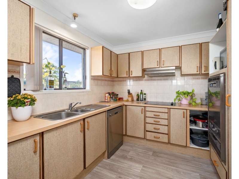 4/8 Weston Street, Coorparoo QLD 4151