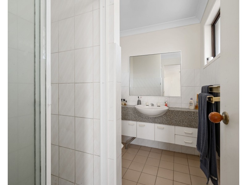 4/8 Weston Street, Coorparoo QLD 4151