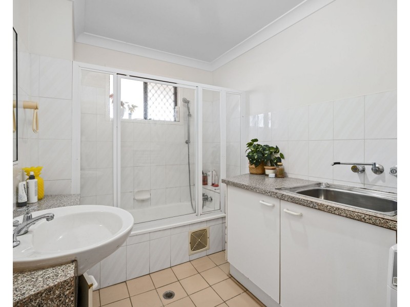 4/8 Weston Street, Coorparoo QLD 4151