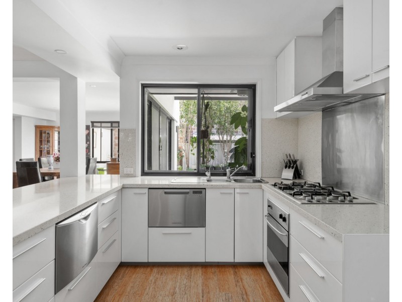 129 Coutts Street, Bulimba QLD 4171