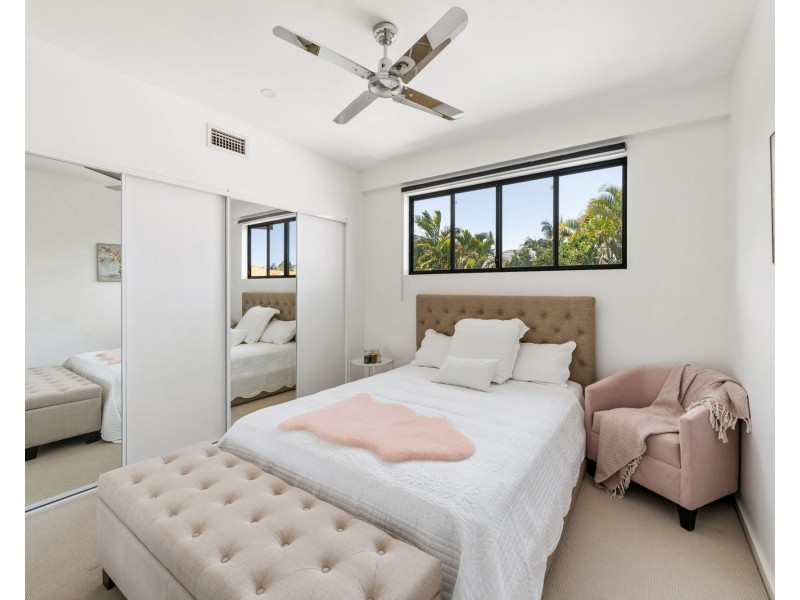 129 Coutts Street, Bulimba QLD 4171