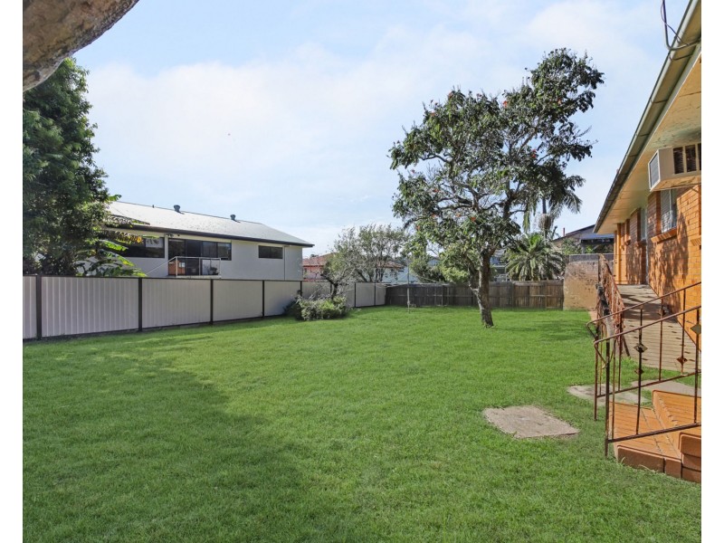 33 Coolmunda St, Mansfield QLD 4122