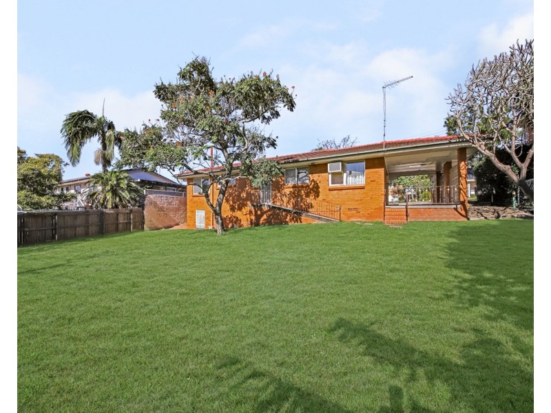 33 Coolmunda St, Mansfield QLD 4122