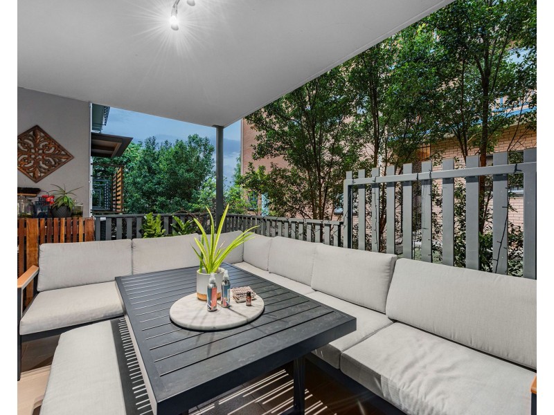 2/38 Chatsworth Road, Greenslopes QLD 4120