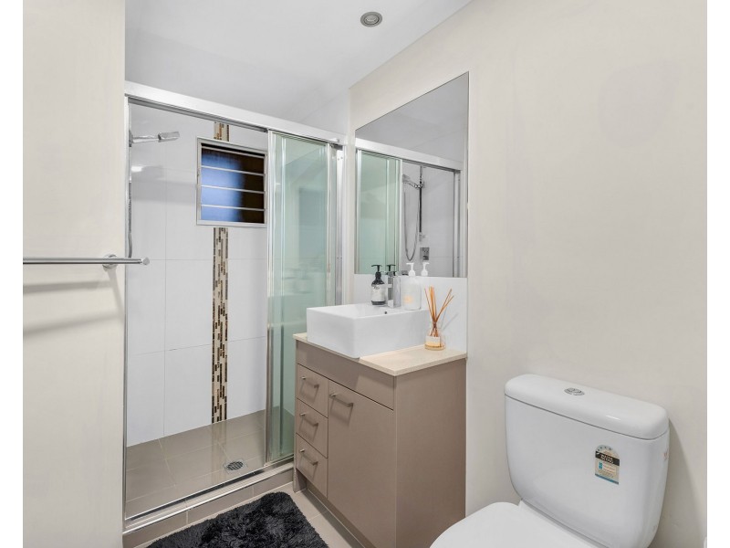 2/38 Chatsworth Road, Greenslopes QLD 4120