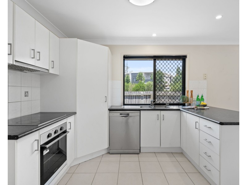 1492A Creek Road, Carina QLD 4152