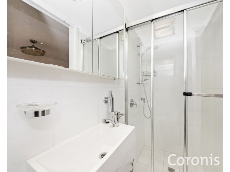 1/2 Waverley Road, Taringa QLD 4068