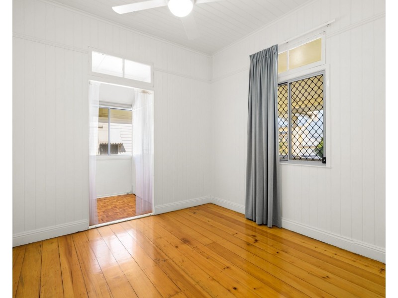 14 Young Street, Annerley QLD 4103