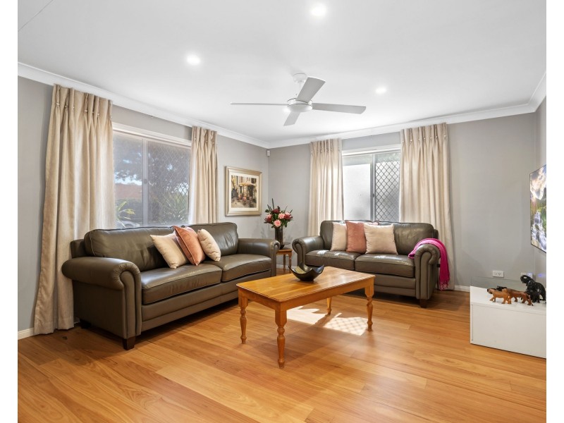 9 Adley Street, Carindale QLD 4152